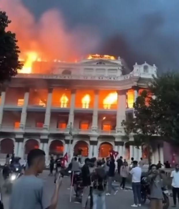 BREAKING NEWS Just hours ago, a tremendous fire broke out in Ca…