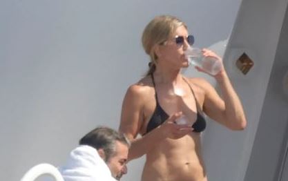 Jennifer Aniston Rocks a String Bikini in Poolside Video Then Jim Curtis Responds
